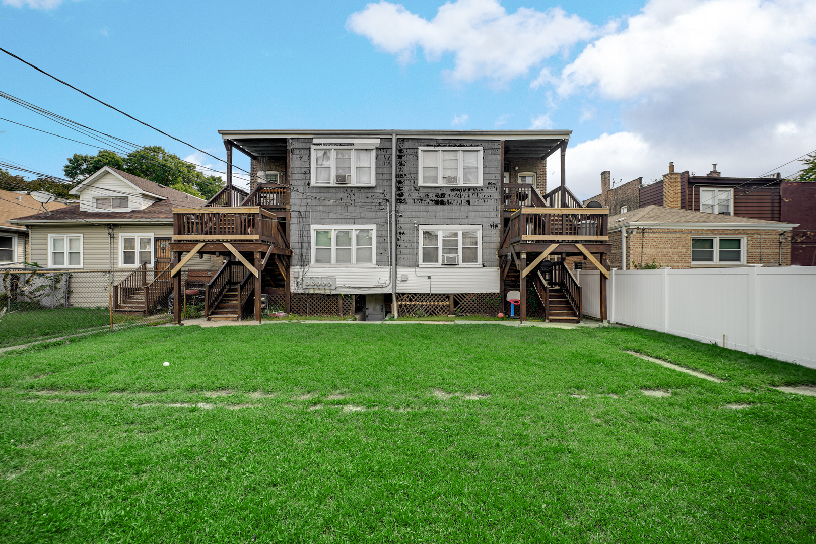 8150 S Clyde Avenue, Chicago, IL 60617