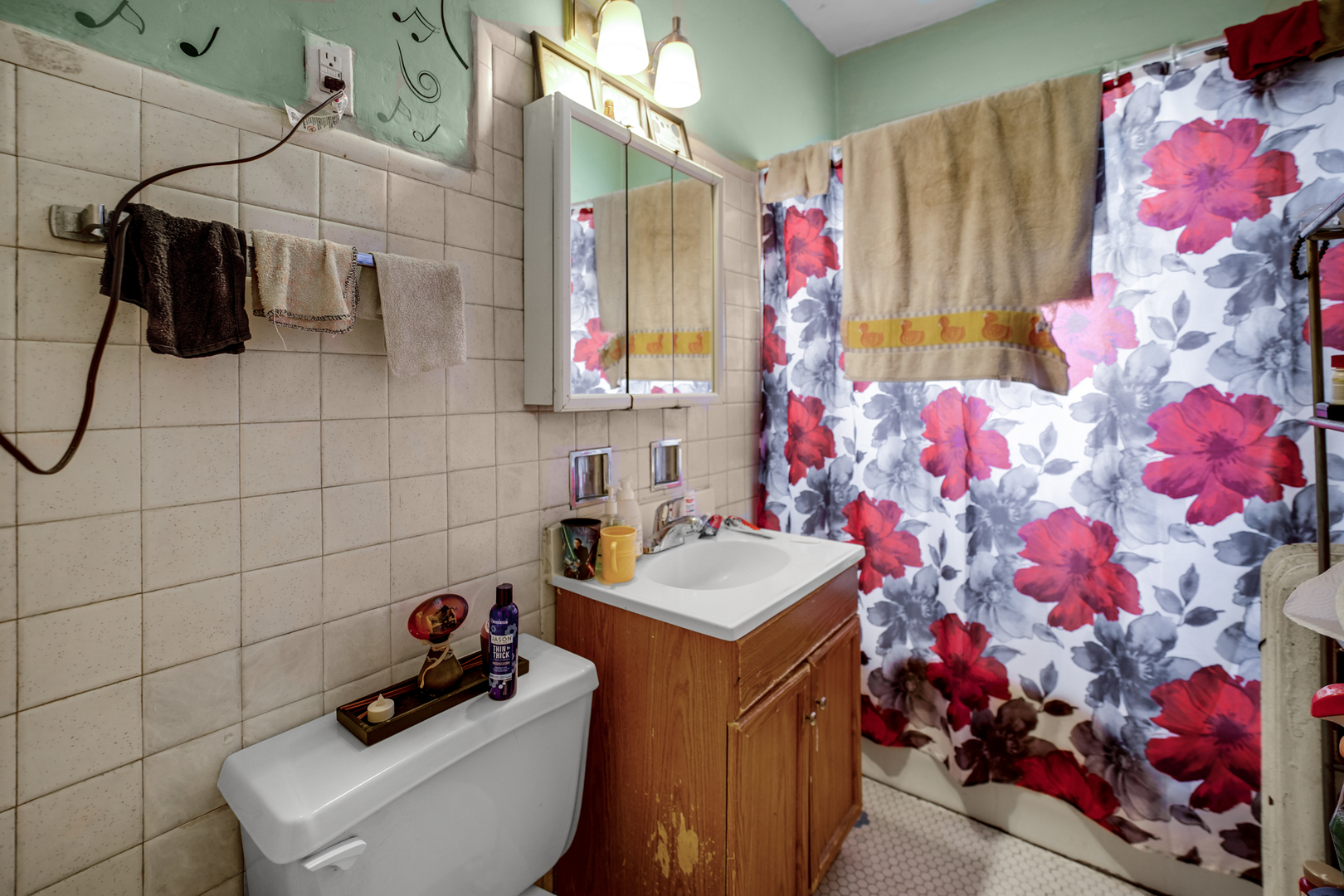 8150 S Clyde Avenue, Chicago, IL 60617