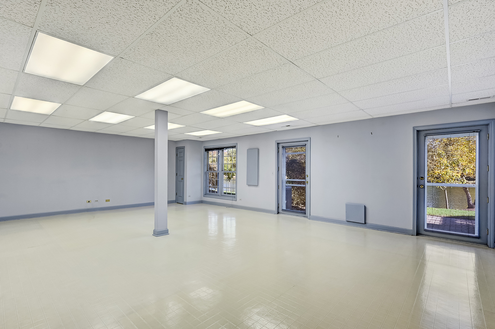 110 Waterside Place, Burr Ridge, IL 60527