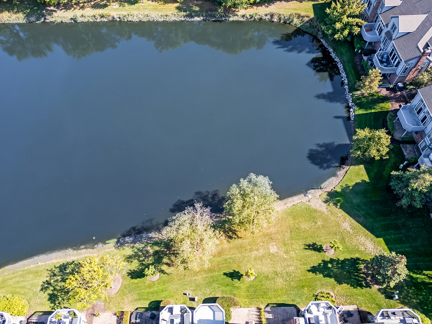 110 Waterside Place, Burr Ridge, IL 60527