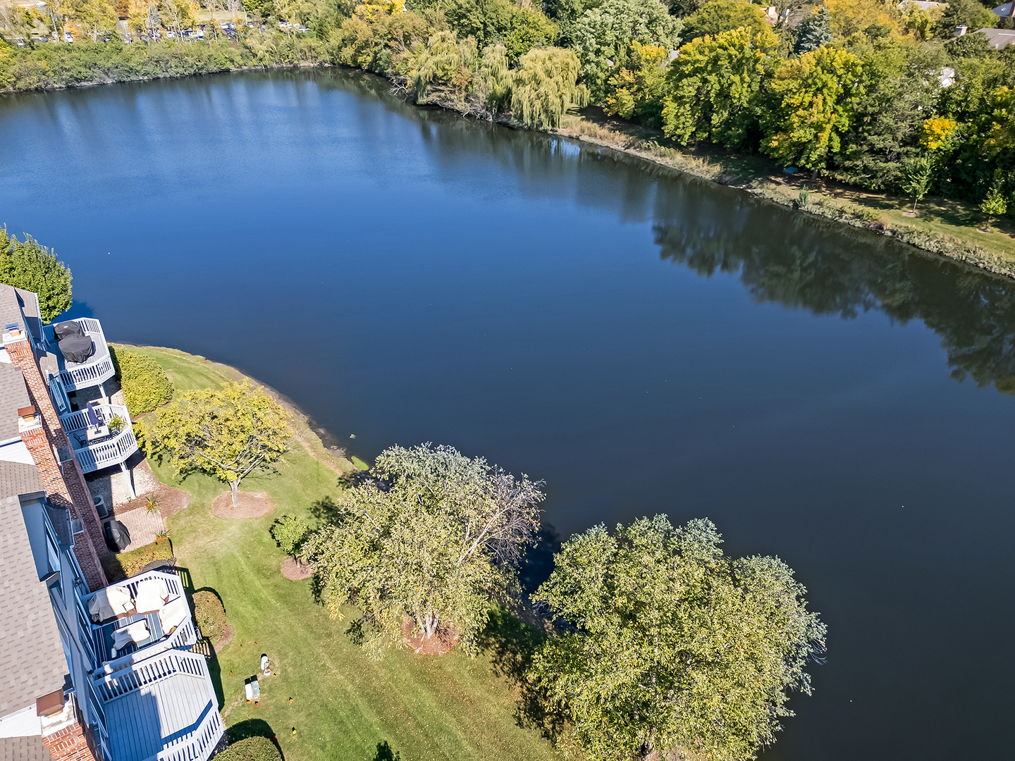 110 Waterside Place, Burr Ridge, IL 60527