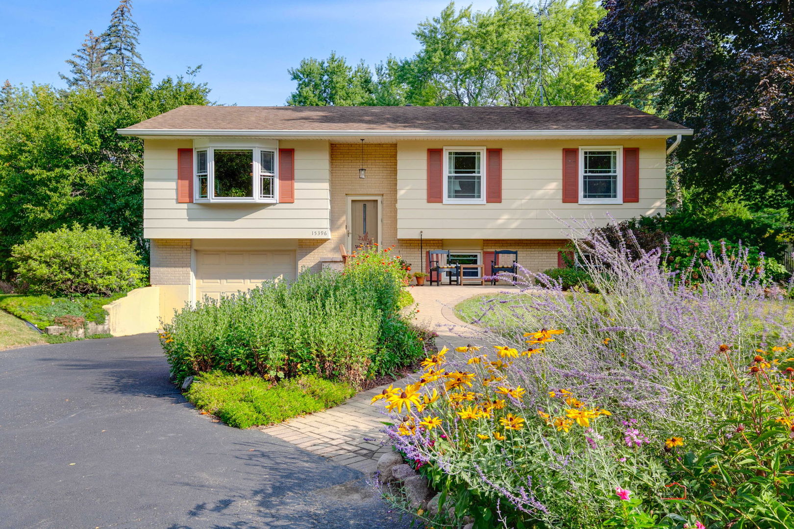 15396 W Clover Lane, Libertyville, IL 60048