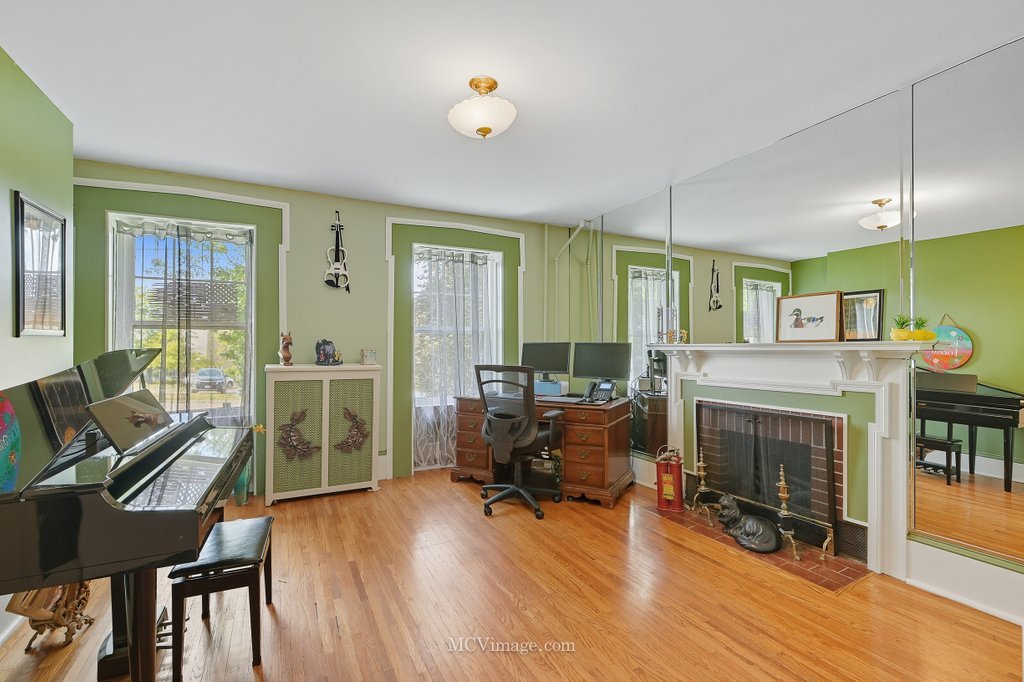 814 S Washington Street, Lockport, IL 60441