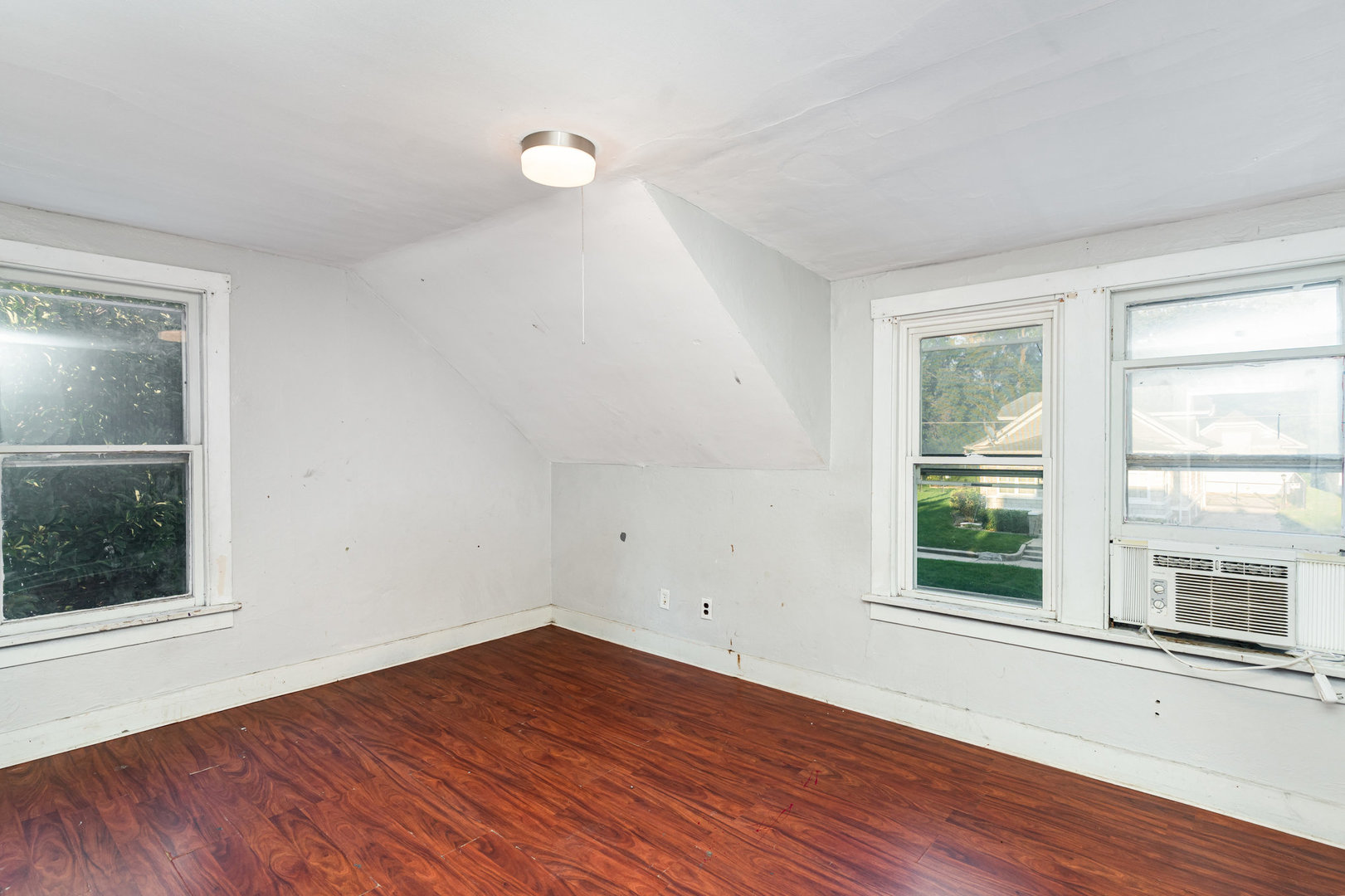 216 N May Street, Aurora, IL 60506