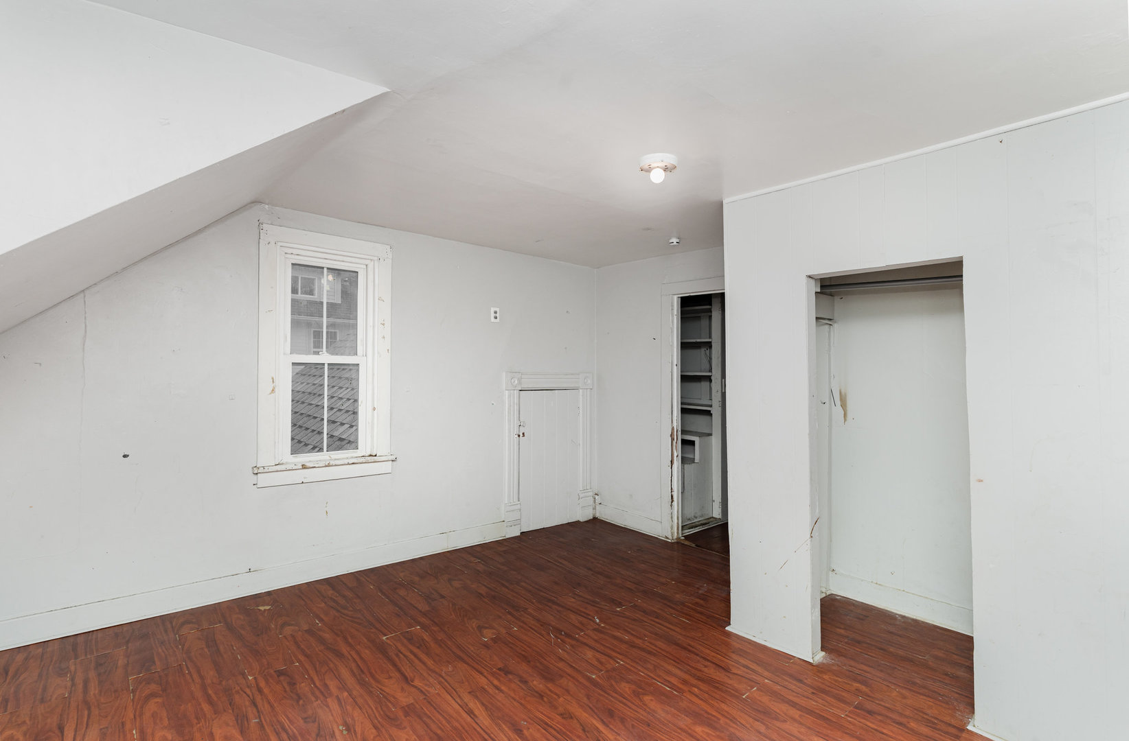 216 N May Street, Aurora, IL 60506