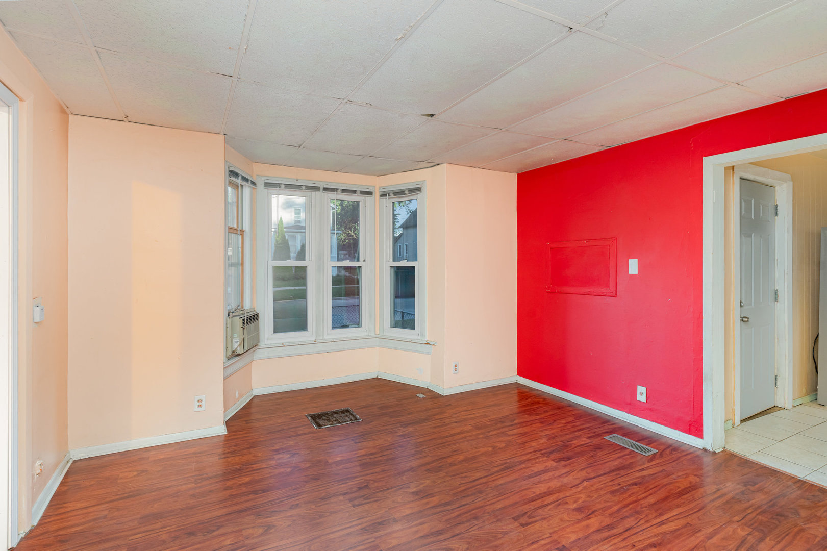 216 N May Street, Aurora, IL 60506
