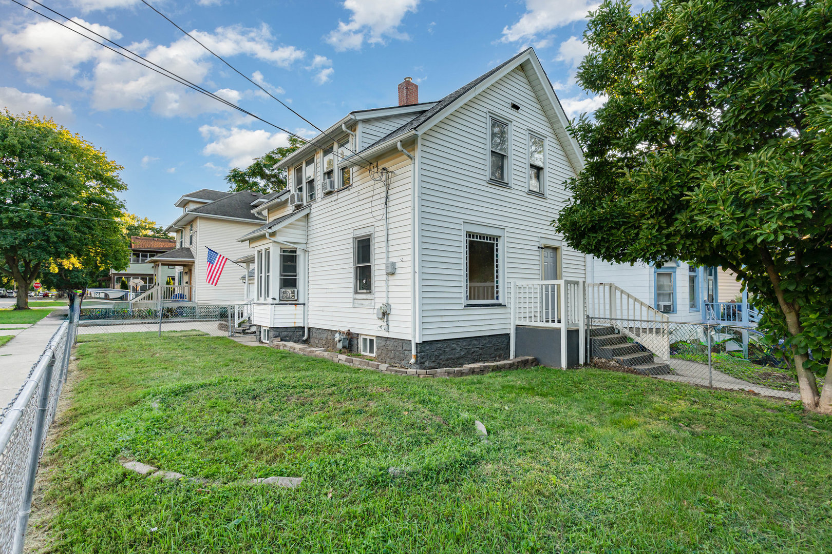 216 N May Street, Aurora, IL 60506