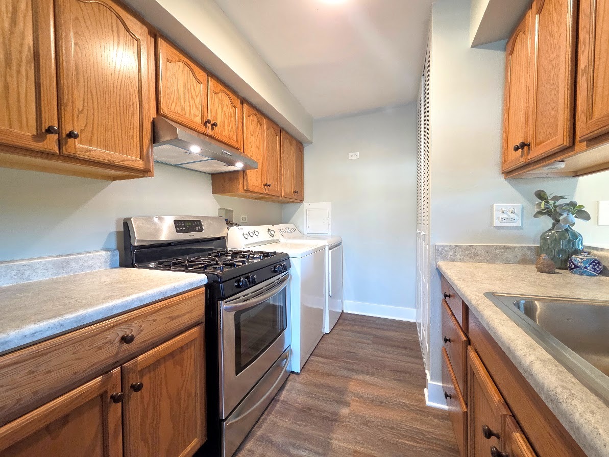 1672 Cornell Drive, Hoffman Estates, IL 60169