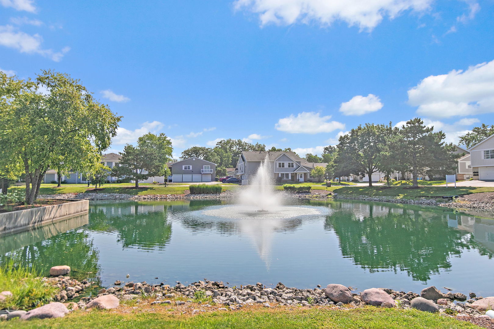 1605 Woodcutter Lane #A, Wheaton, IL 60189
