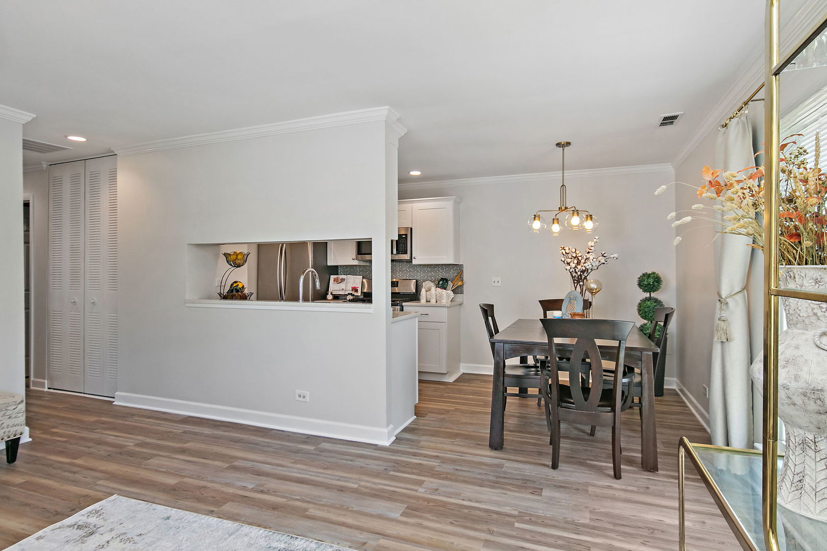 1605 Woodcutter Lane #A, Wheaton, IL 60189
