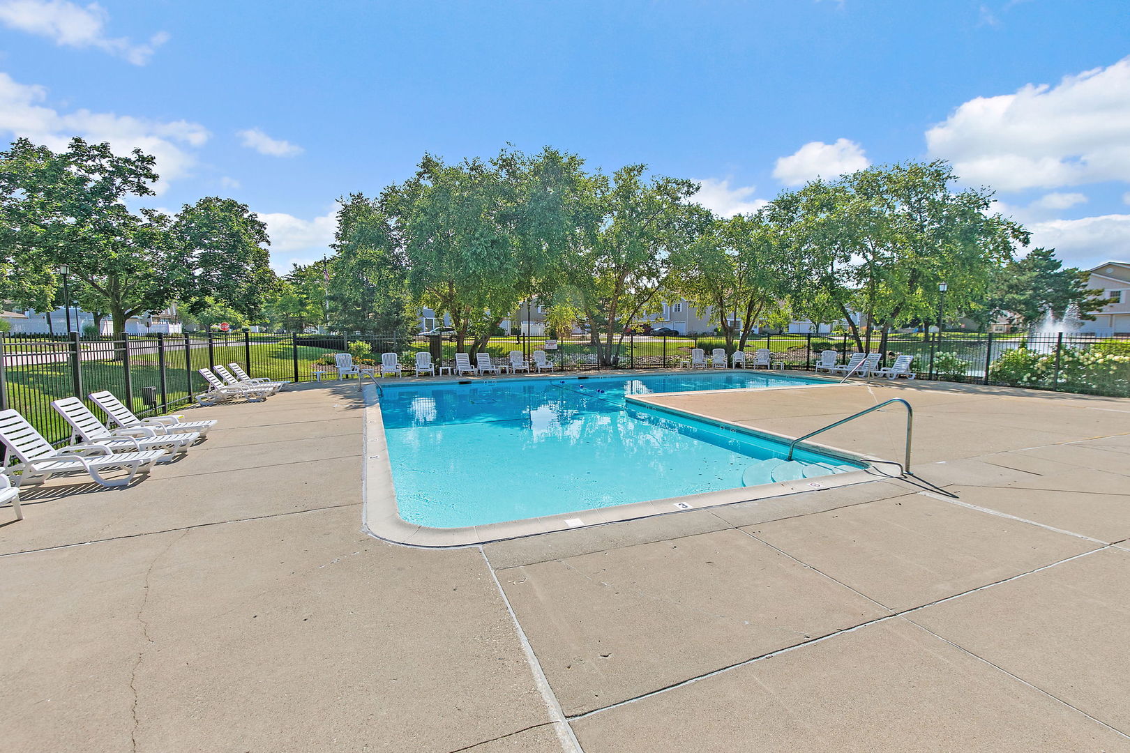1605 Woodcutter Lane #A, Wheaton, IL 60189