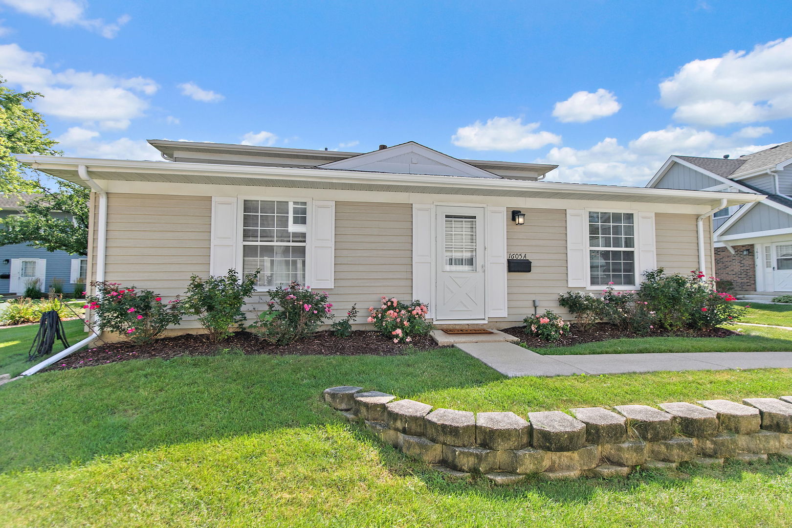 1605 Woodcutter Lane #A, Wheaton, IL 60189