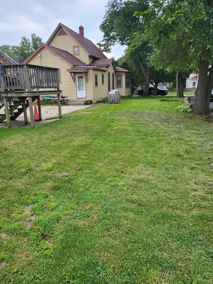 327 Billings Street, Elgin, IL 60123