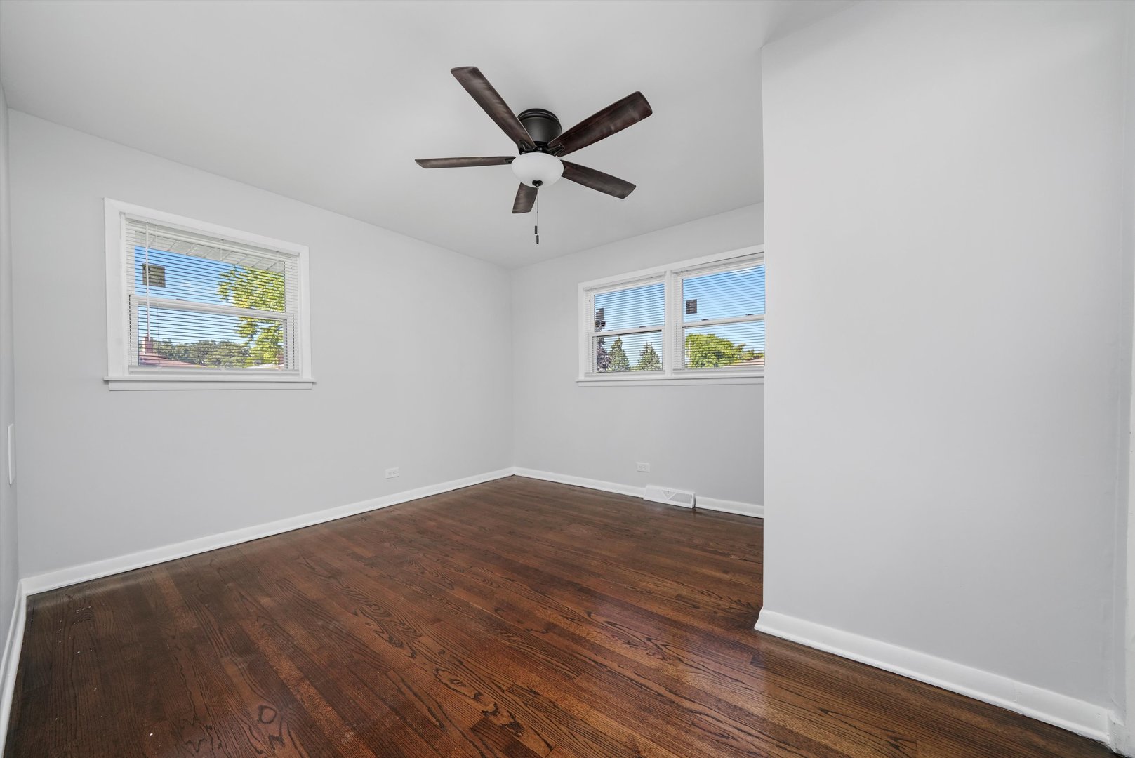 615 E 156th Place, South Holland, IL 60473