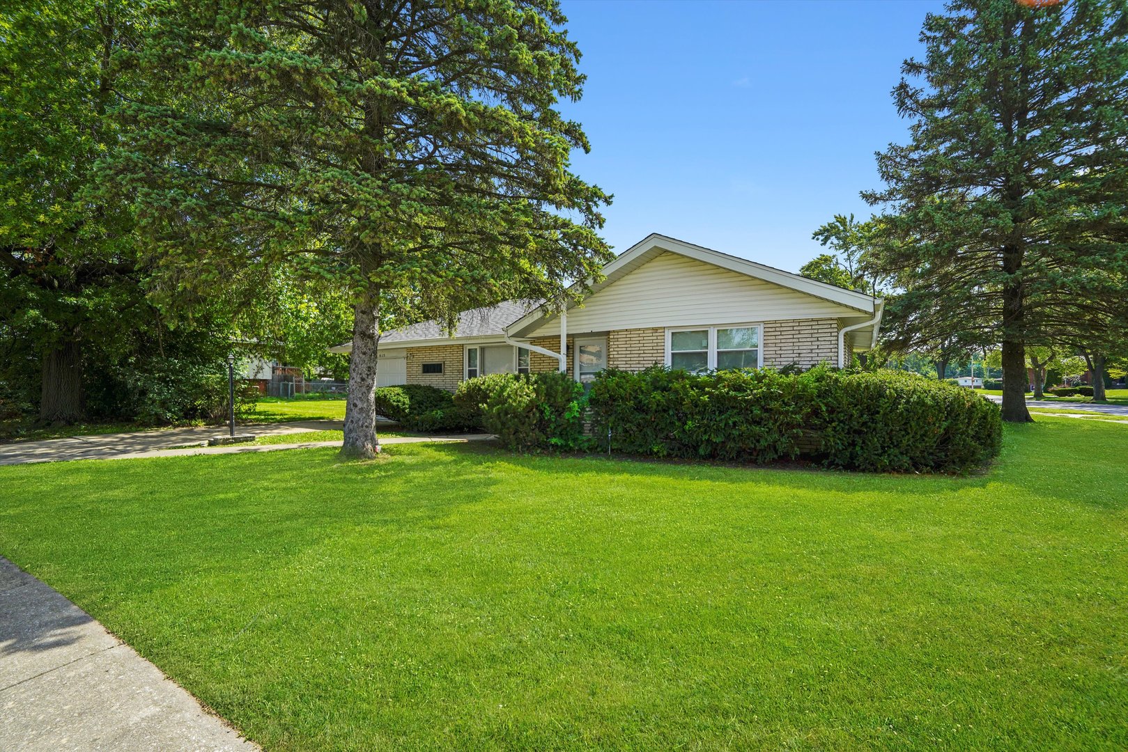 615 E 156th Place, South Holland, IL 60473