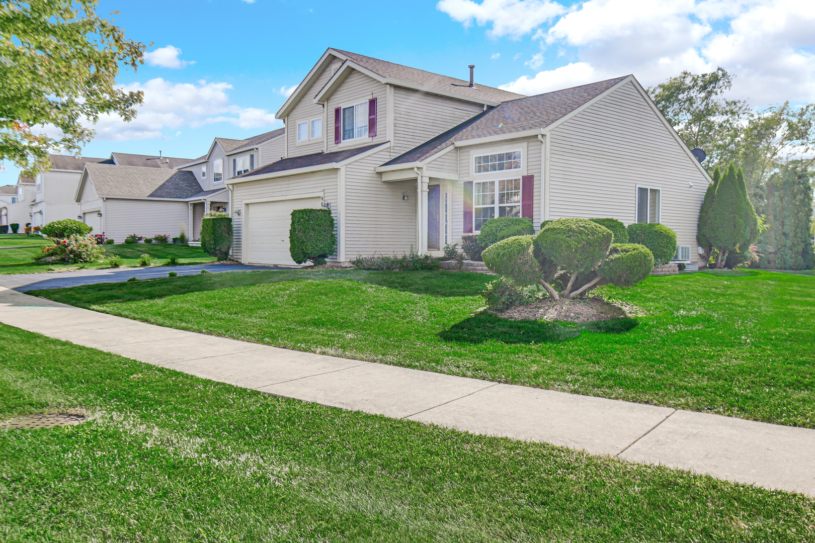 906 Eagle Point Drive, Matteson, IL 60443
