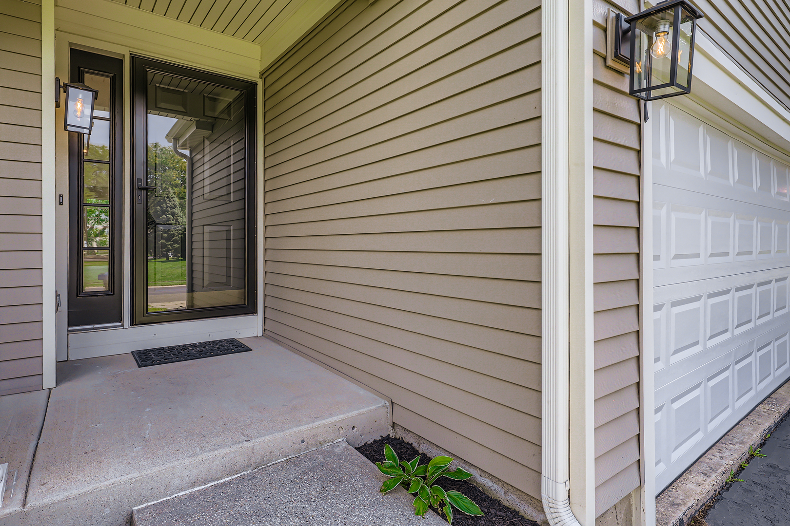 11 Harrison Lane, Streamwood, IL 60107