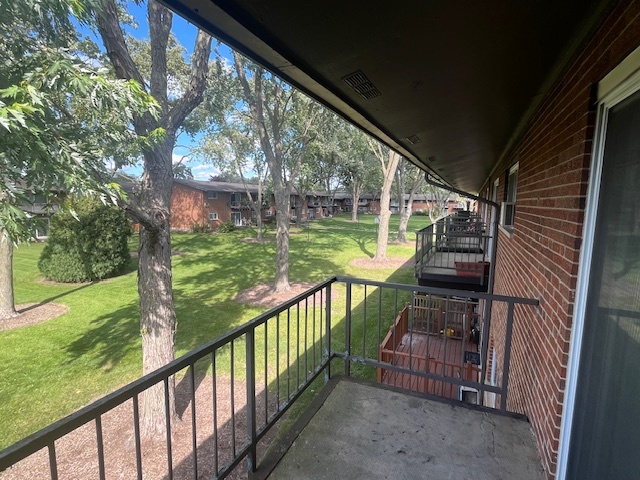1910 W Hatherleigh Court #2A, Mount Prospect, IL 60056