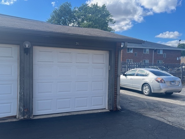 1910 W Hatherleigh Court #2A, Mount Prospect, IL 60056