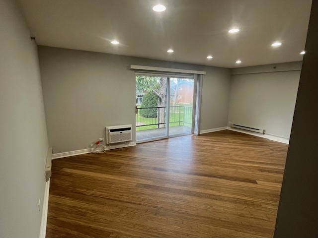 1910 W Hatherleigh Court #2A, Mount Prospect, IL 60056