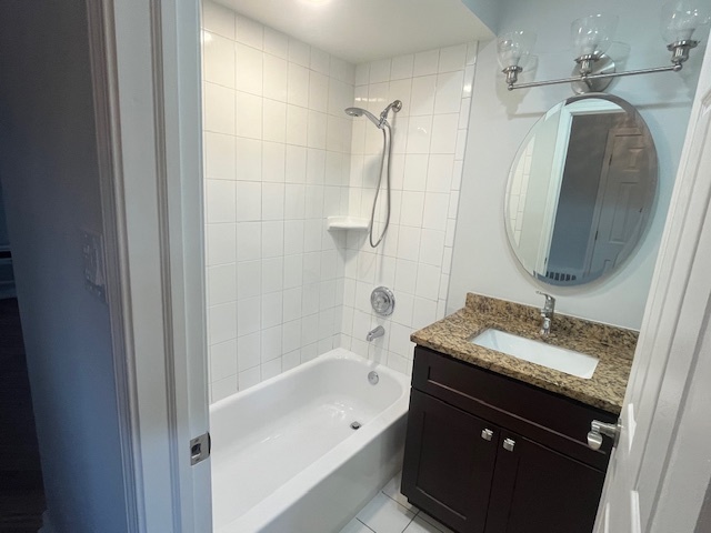 1910 W Hatherleigh Court #2A, Mount Prospect, IL 60056