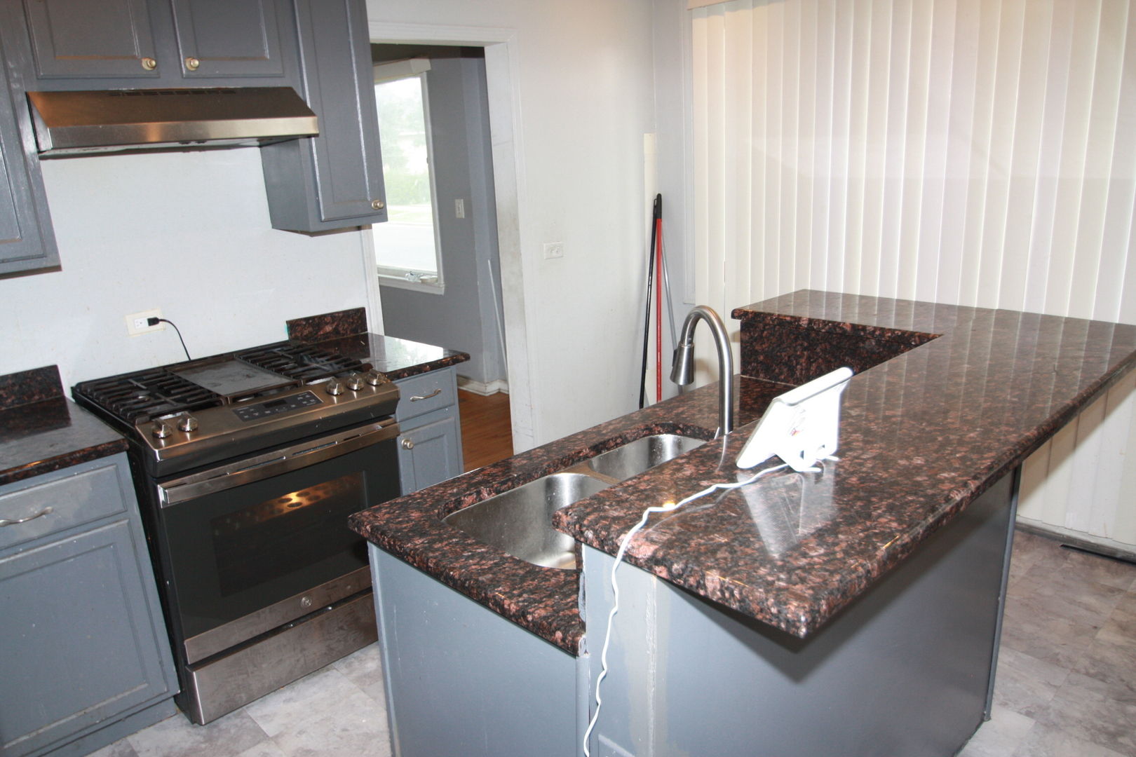 214 22nd Avenue, Bellwood, IL 60104