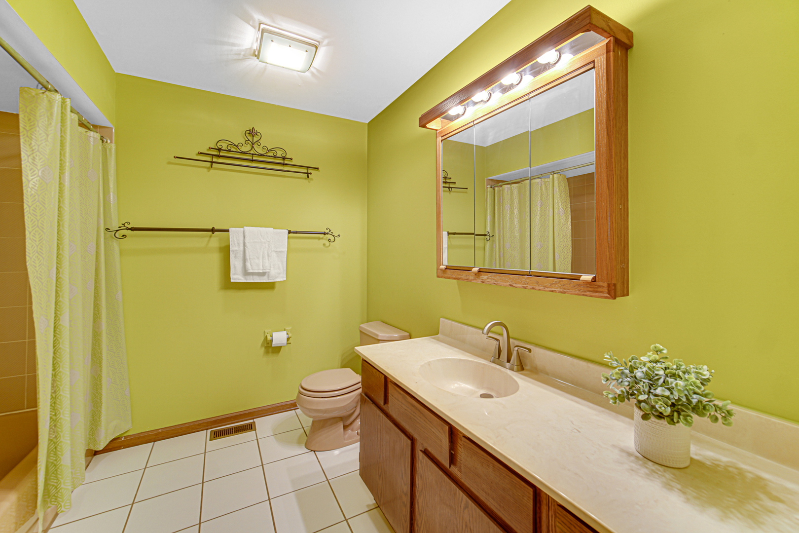 316 Morningside Drive #A, Bloomingdale, IL 60108