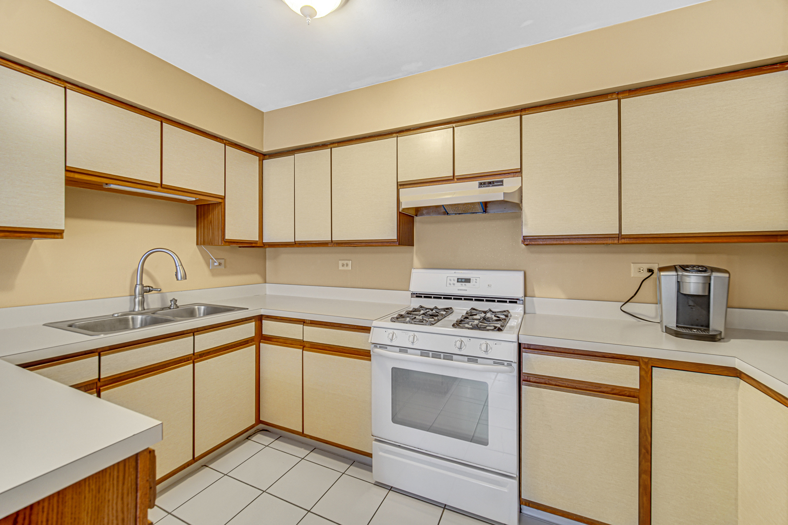 316 Morningside Drive #A, Bloomingdale, IL 60108