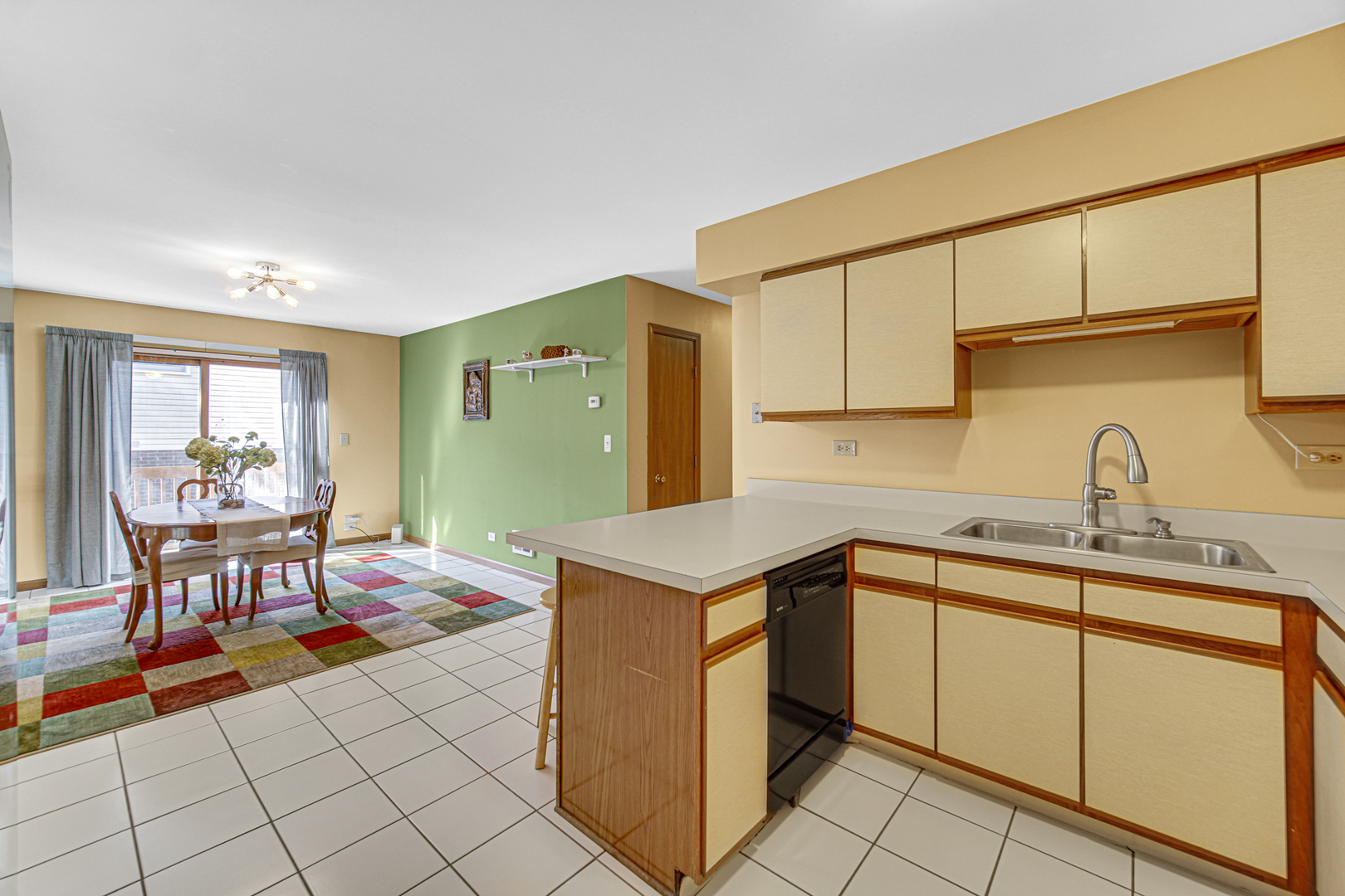 316 Morningside Drive #A, Bloomingdale, IL 60108