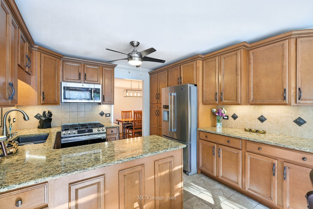 10015 Cambridge Drive, Mokena, IL 60448