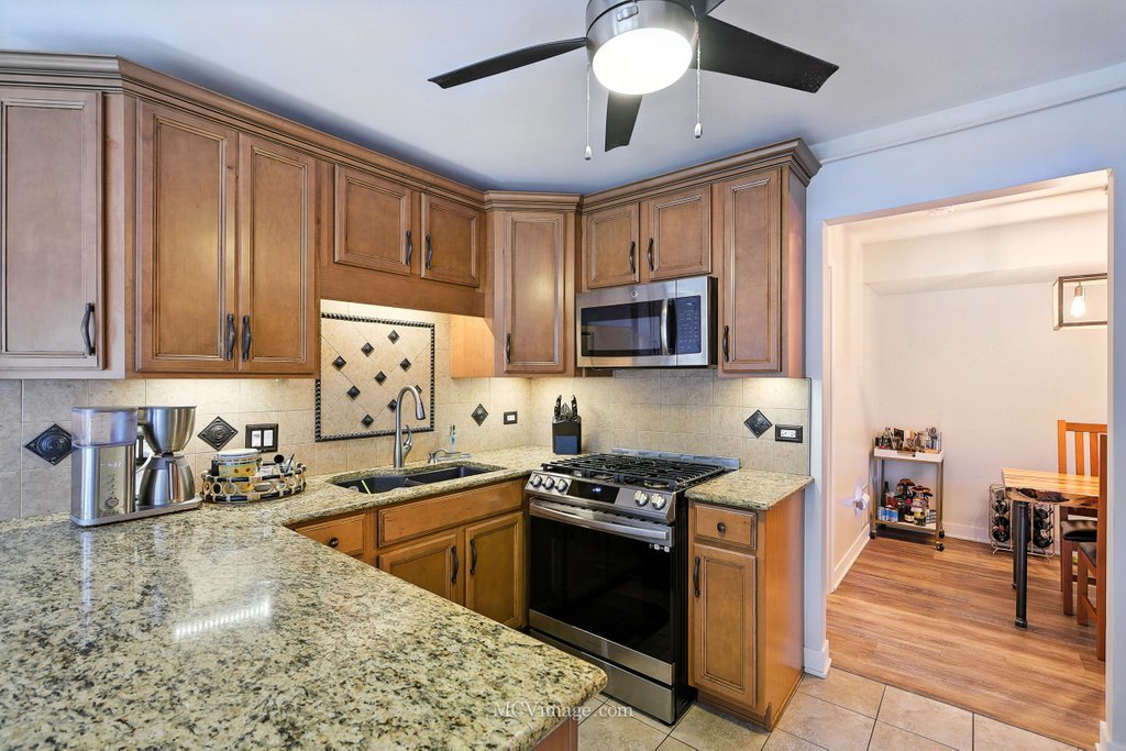 10015 Cambridge Drive, Mokena, IL 60448