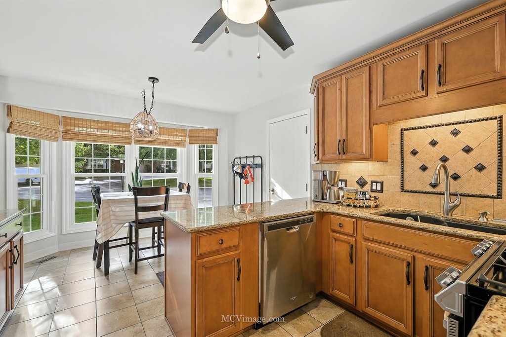 10015 Cambridge Drive, Mokena, IL 60448