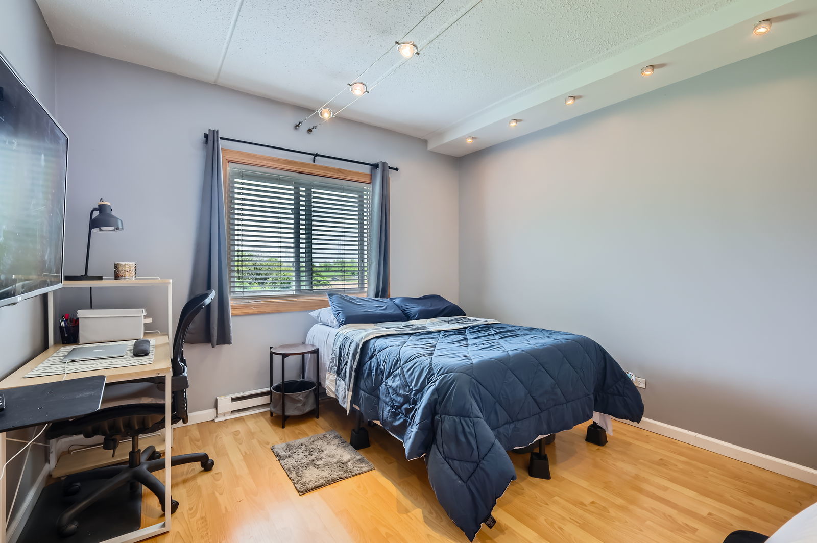 953 N Rohlwing Road #201A, Addison, IL 60101