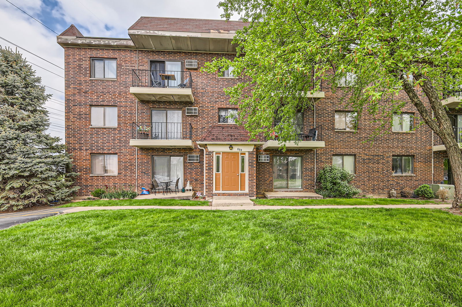 953 N Rohlwing Road #201A, Addison, IL 60101