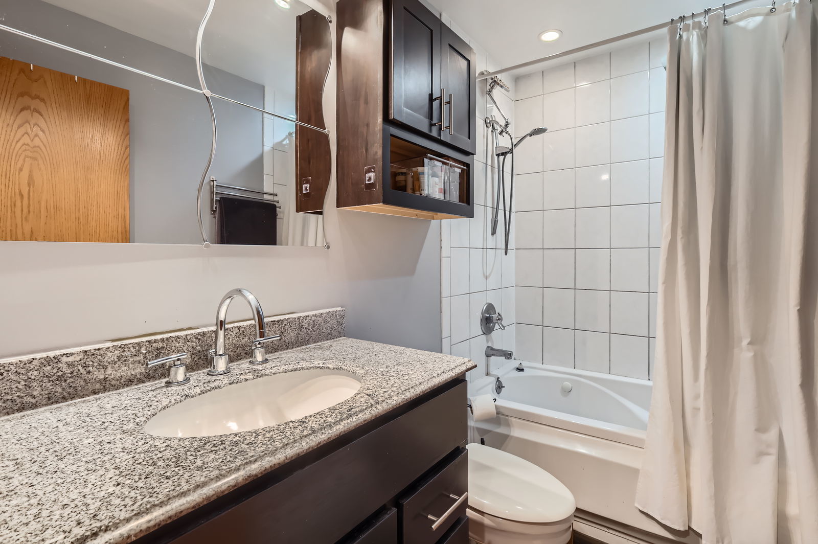 953 N Rohlwing Road #201A, Addison, IL 60101