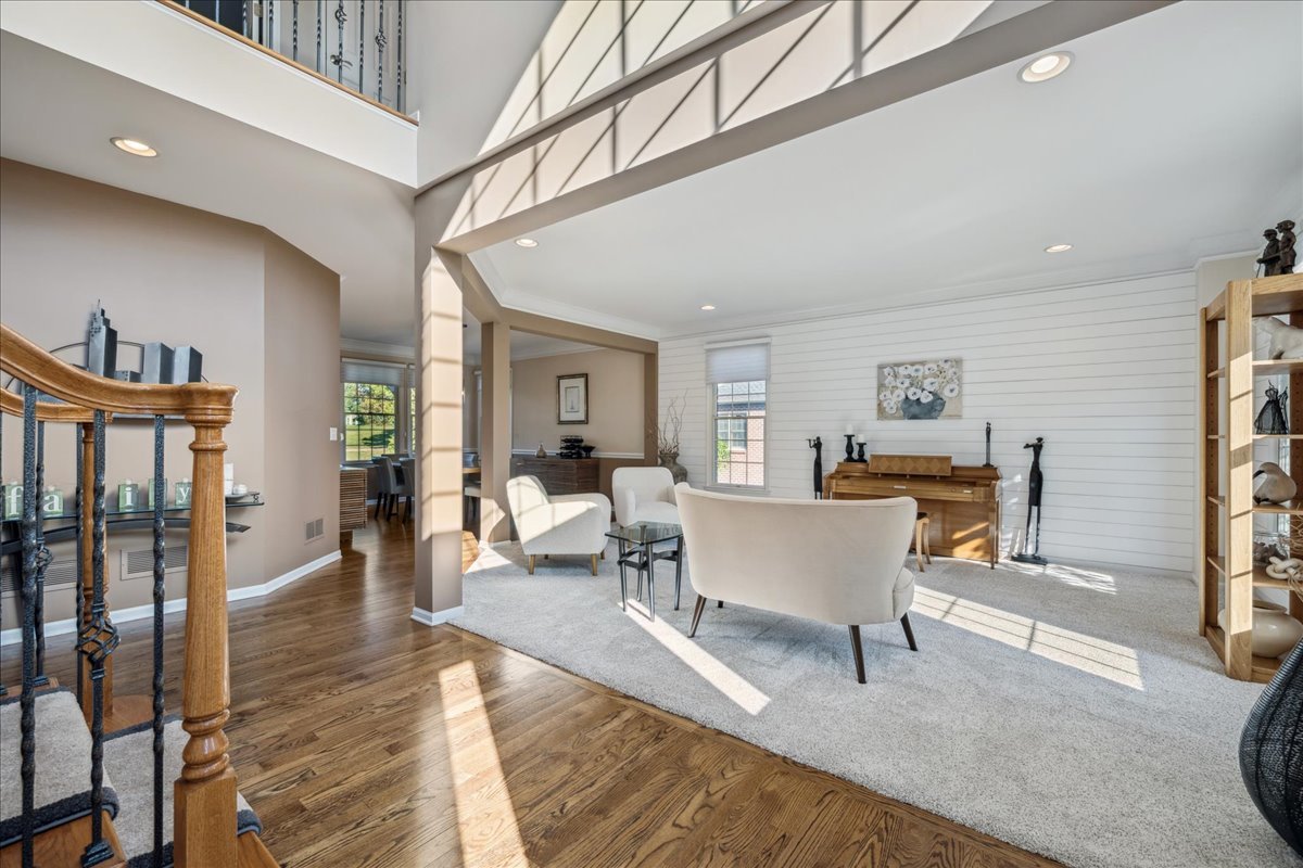 59 Tournament Drive, Hawthorn Woods, IL 60047