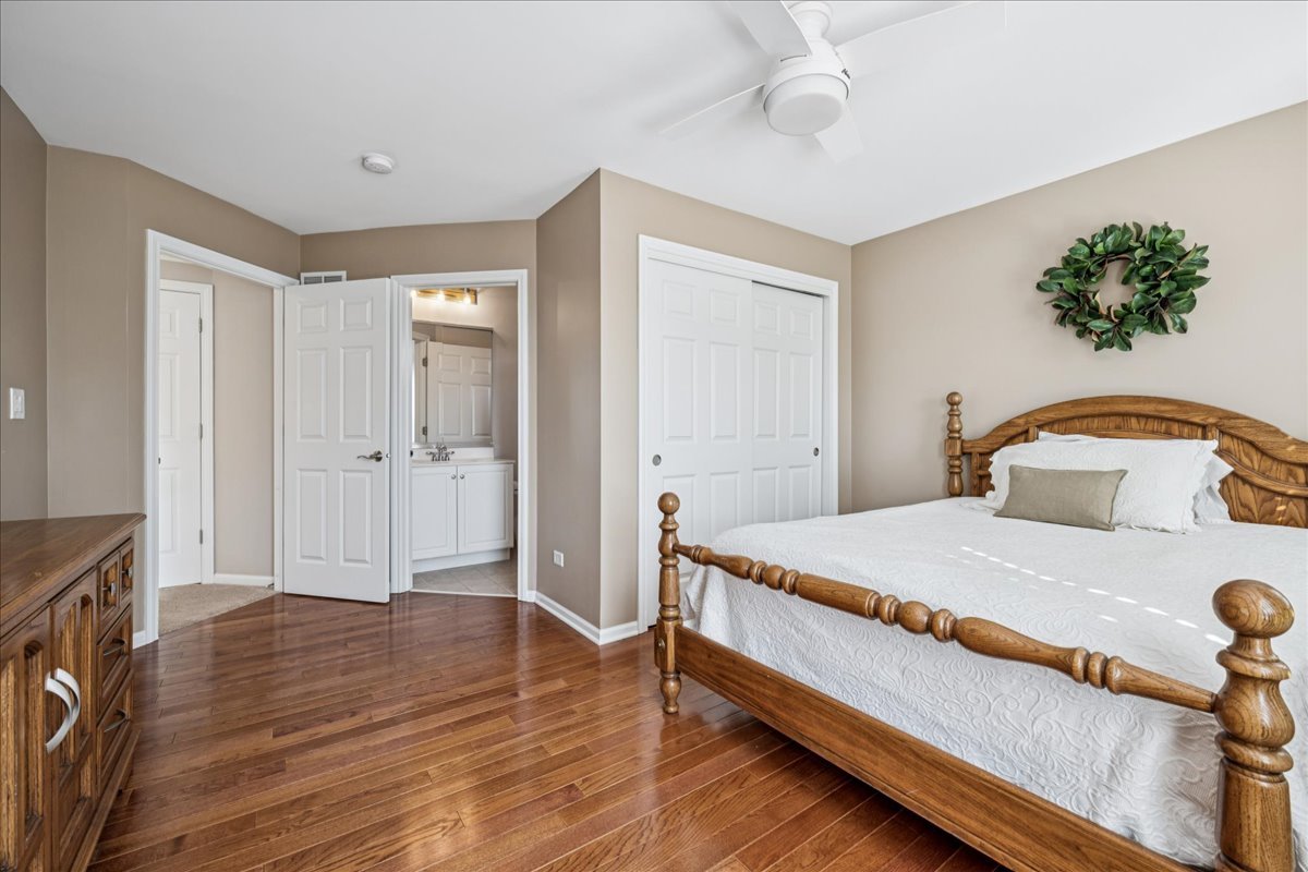 59 Tournament Drive, Hawthorn Woods, IL 60047