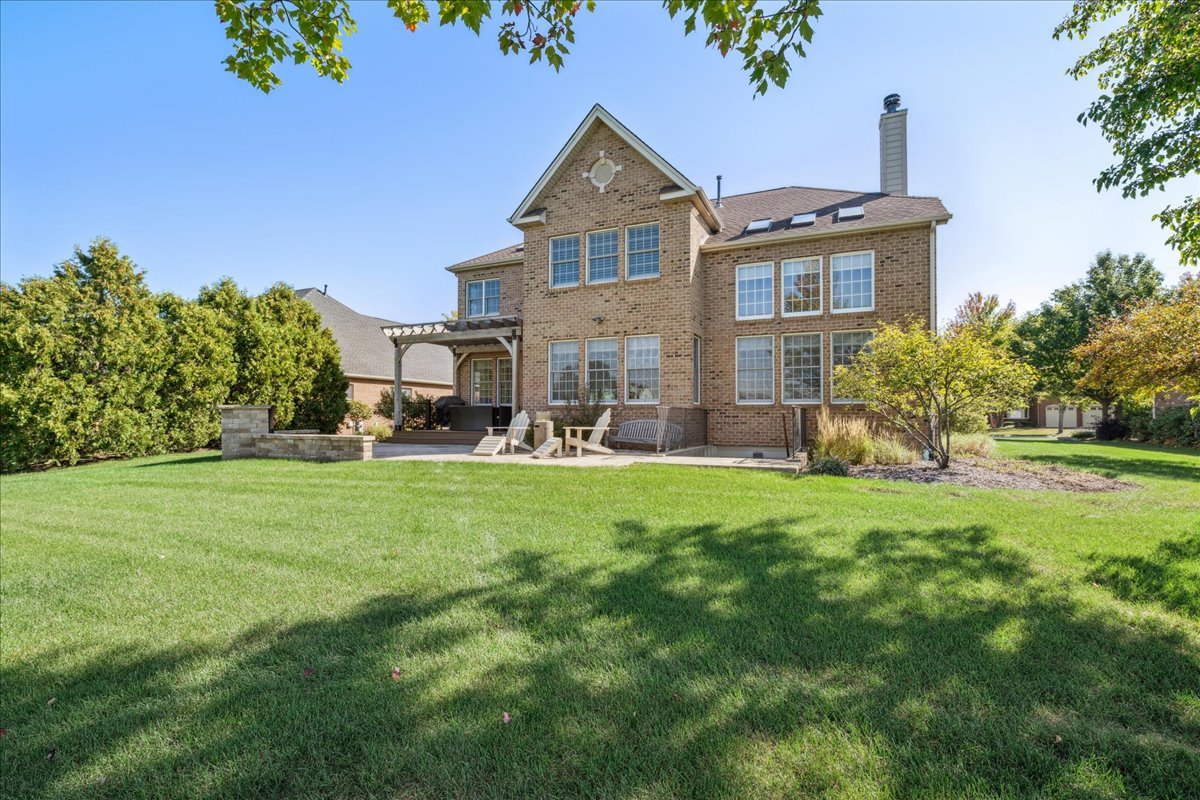 59 Tournament Drive, Hawthorn Woods, IL 60047