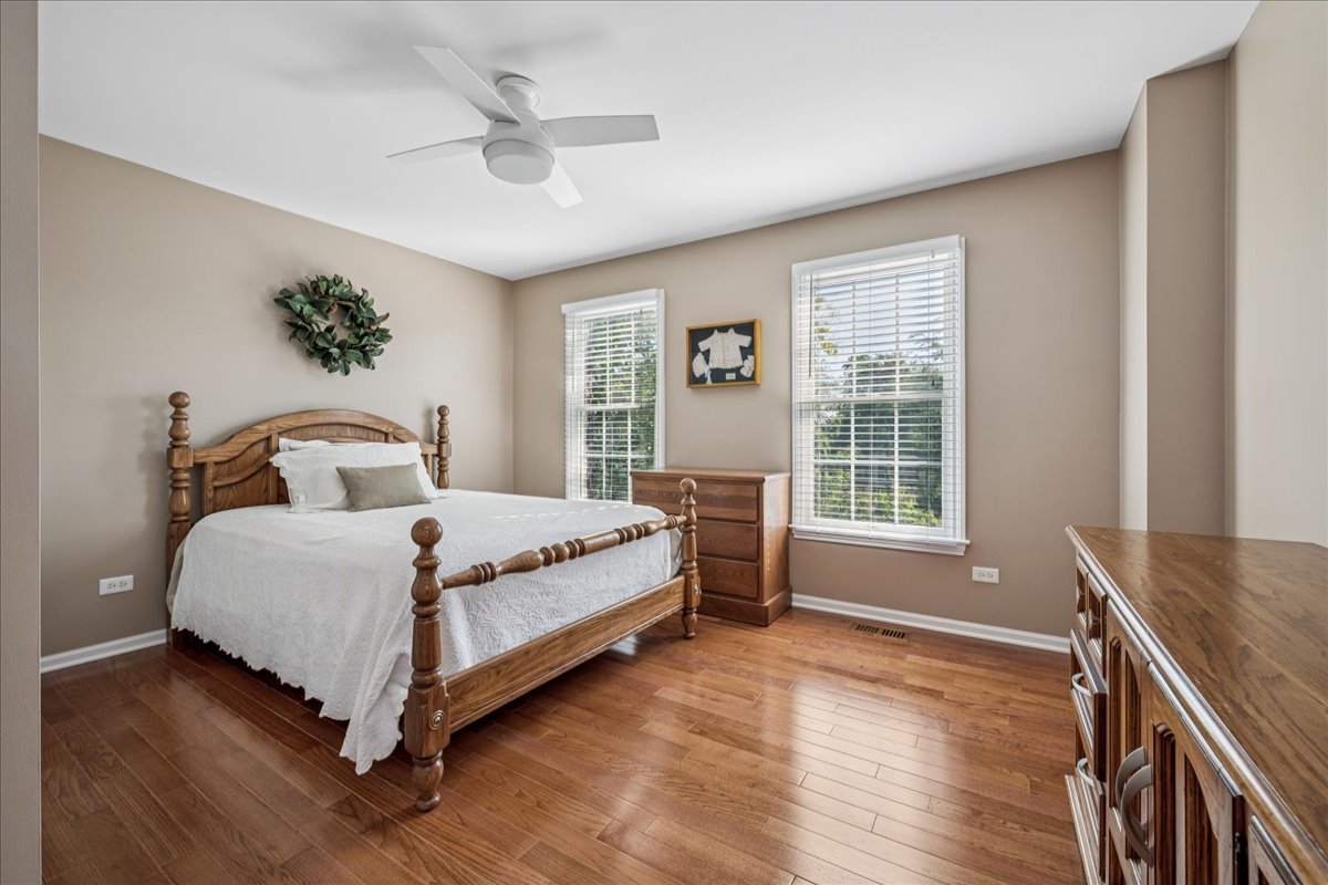 59 Tournament Drive, Hawthorn Woods, IL 60047