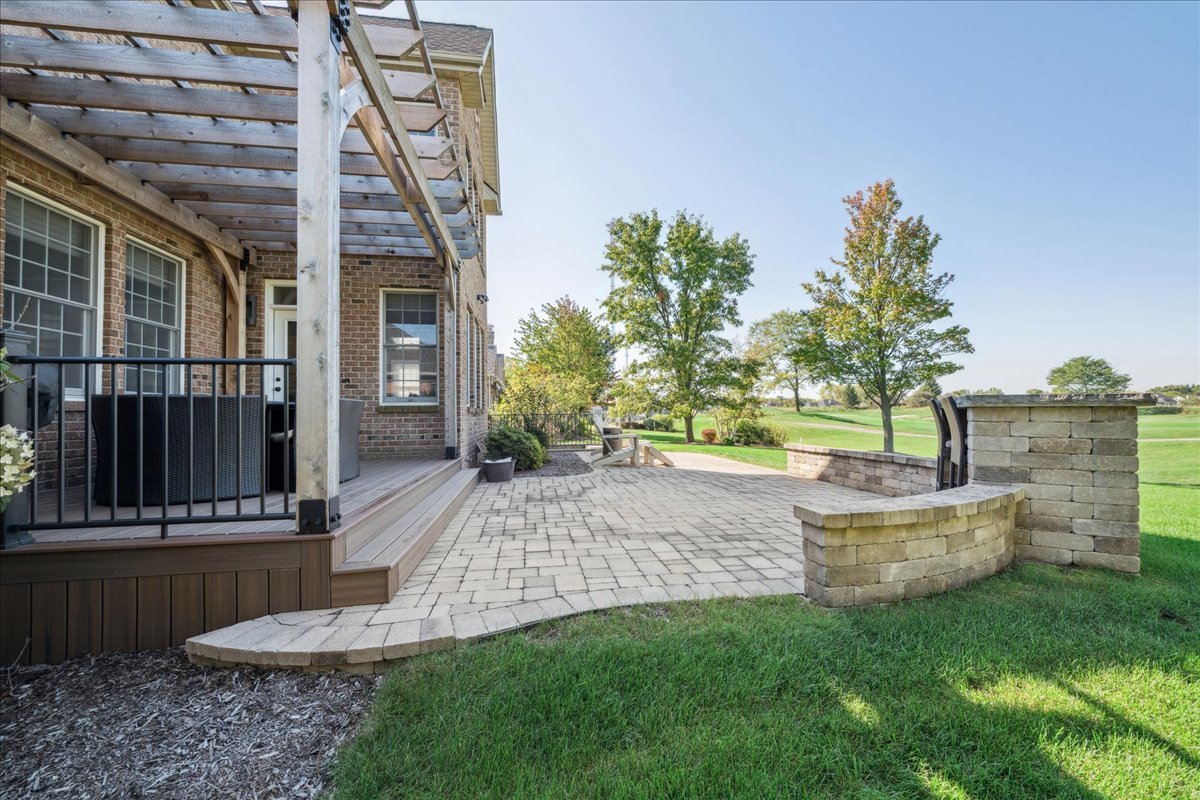 59 Tournament Drive, Hawthorn Woods, IL 60047