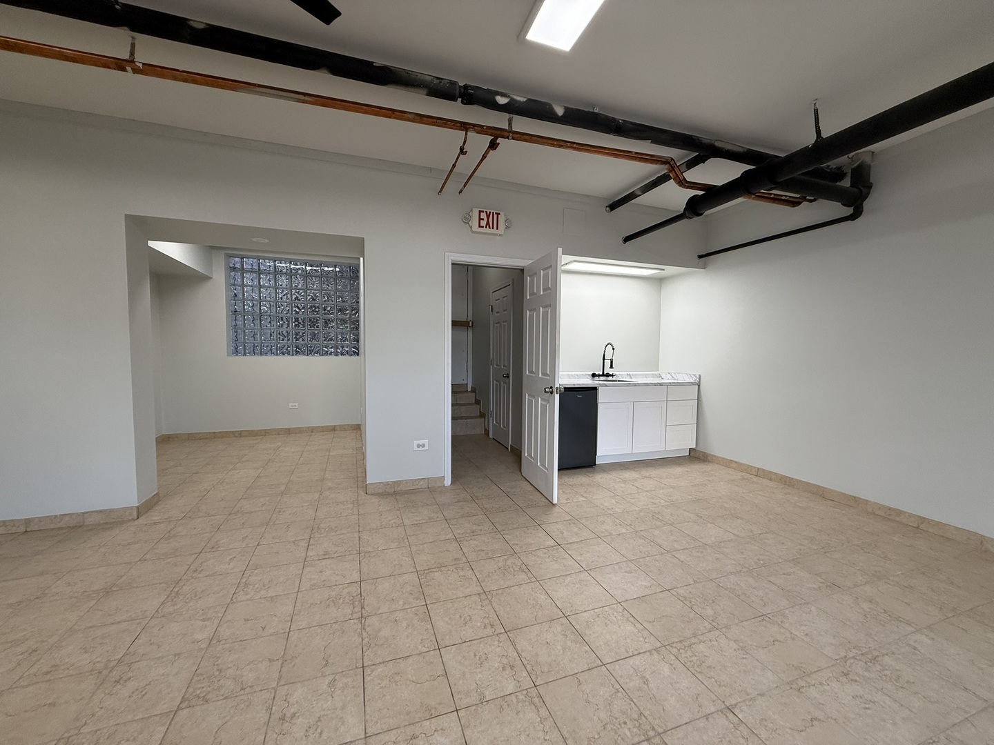 2415 W Pratt Boulevard #C1, Chicago, IL 60645