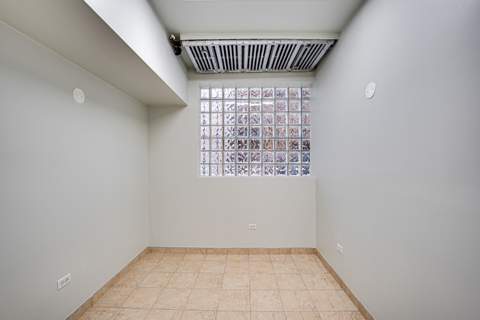 2415 W Pratt Boulevard #C1, Chicago, IL 60645