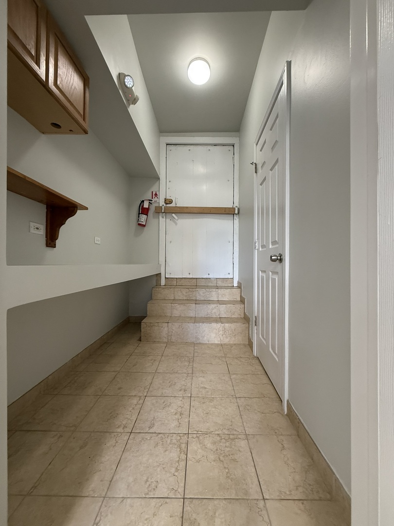 2415 W Pratt Boulevard #C1, Chicago, IL 60645
