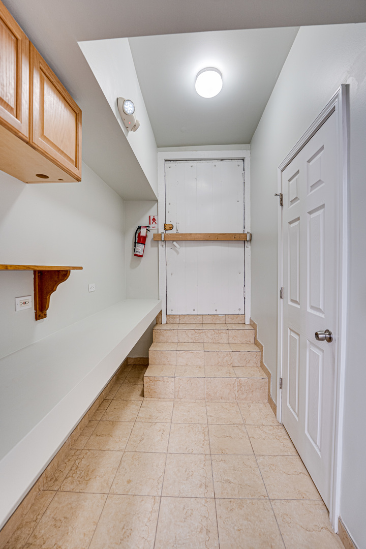2415 W Pratt Boulevard #C1, Chicago, IL 60645