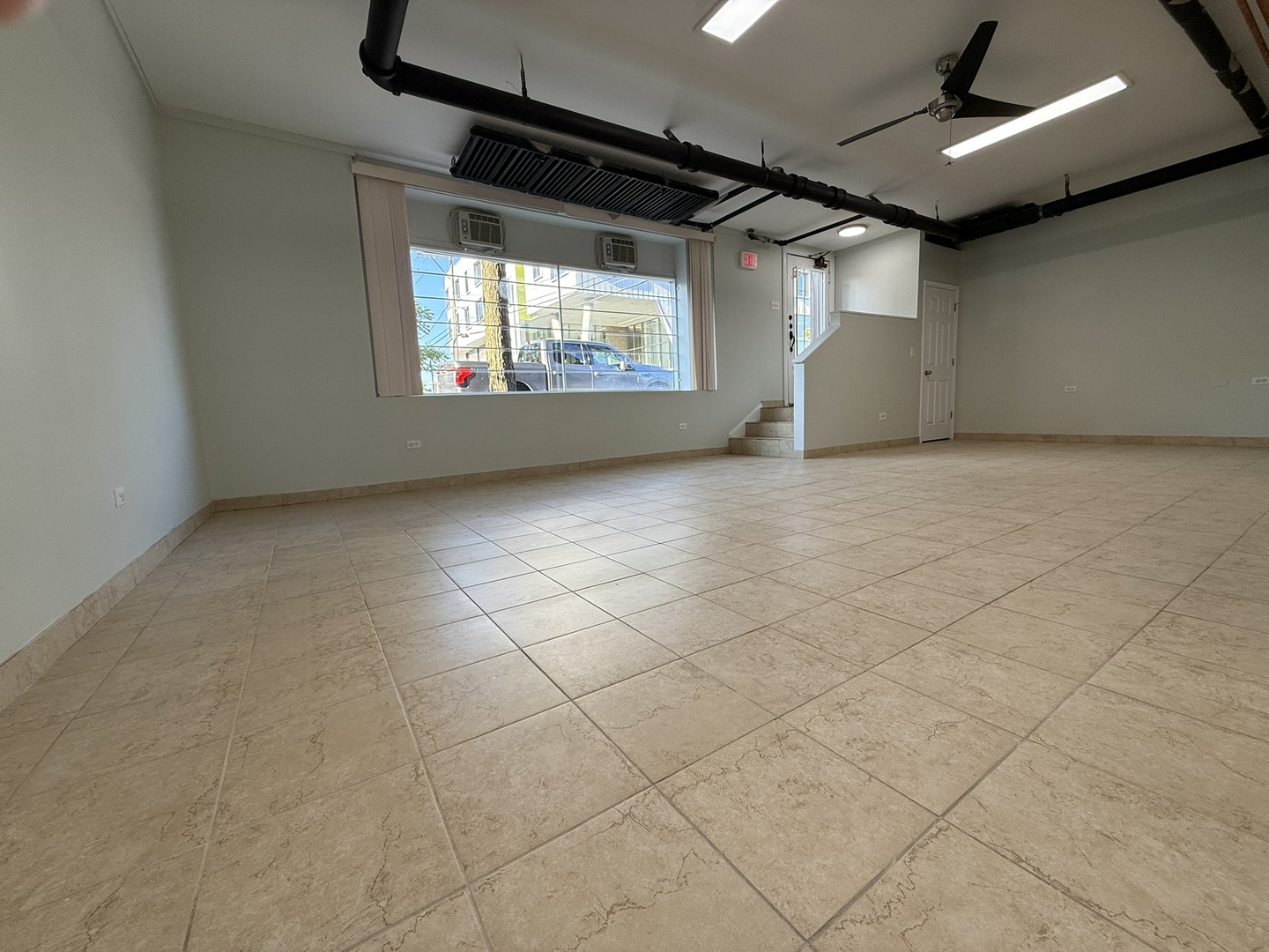 2415 W Pratt Boulevard #C1, Chicago, IL 60645