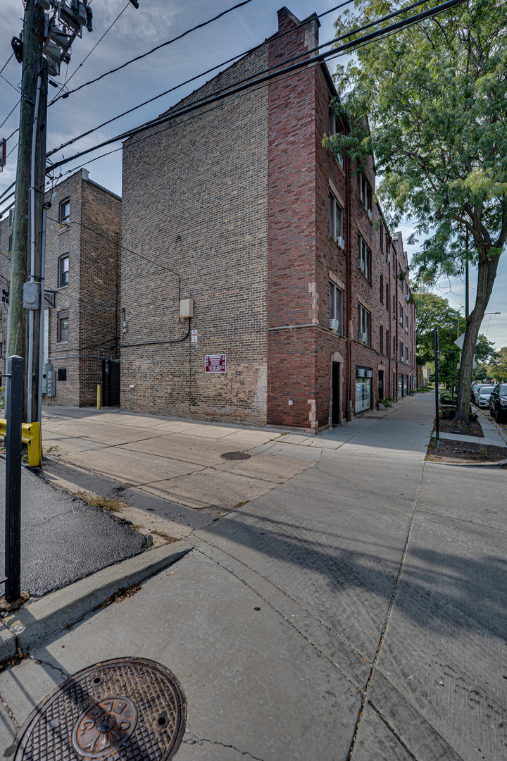 2415 W Pratt Boulevard #C1, Chicago, IL 60645