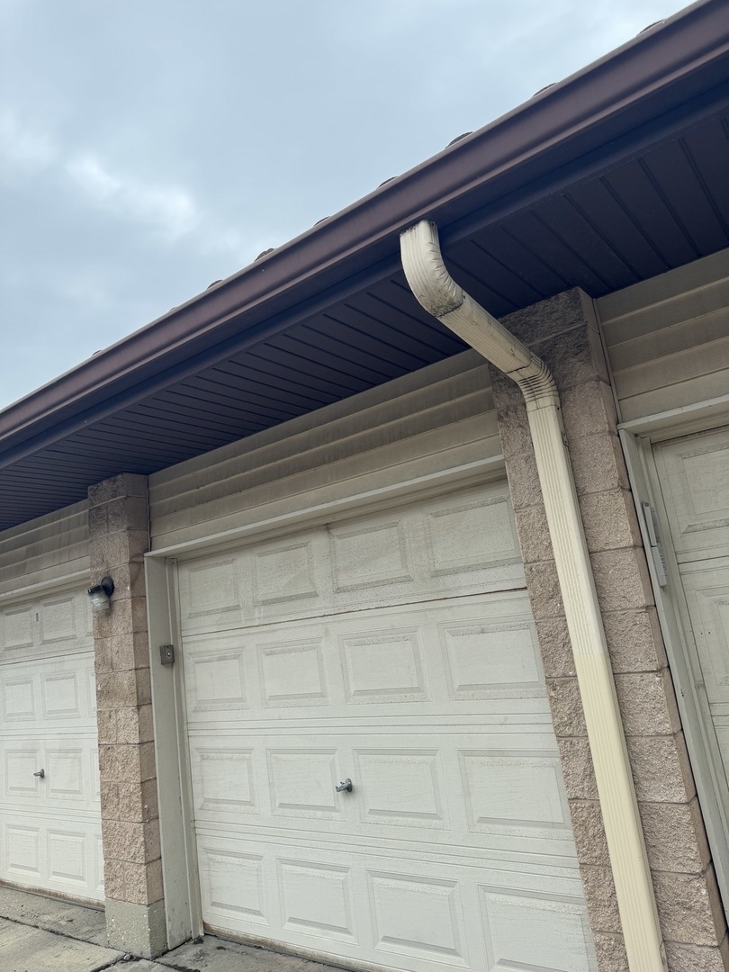 21W581 W NORTH AVE. Avenue #7, Lombard, IL 60148