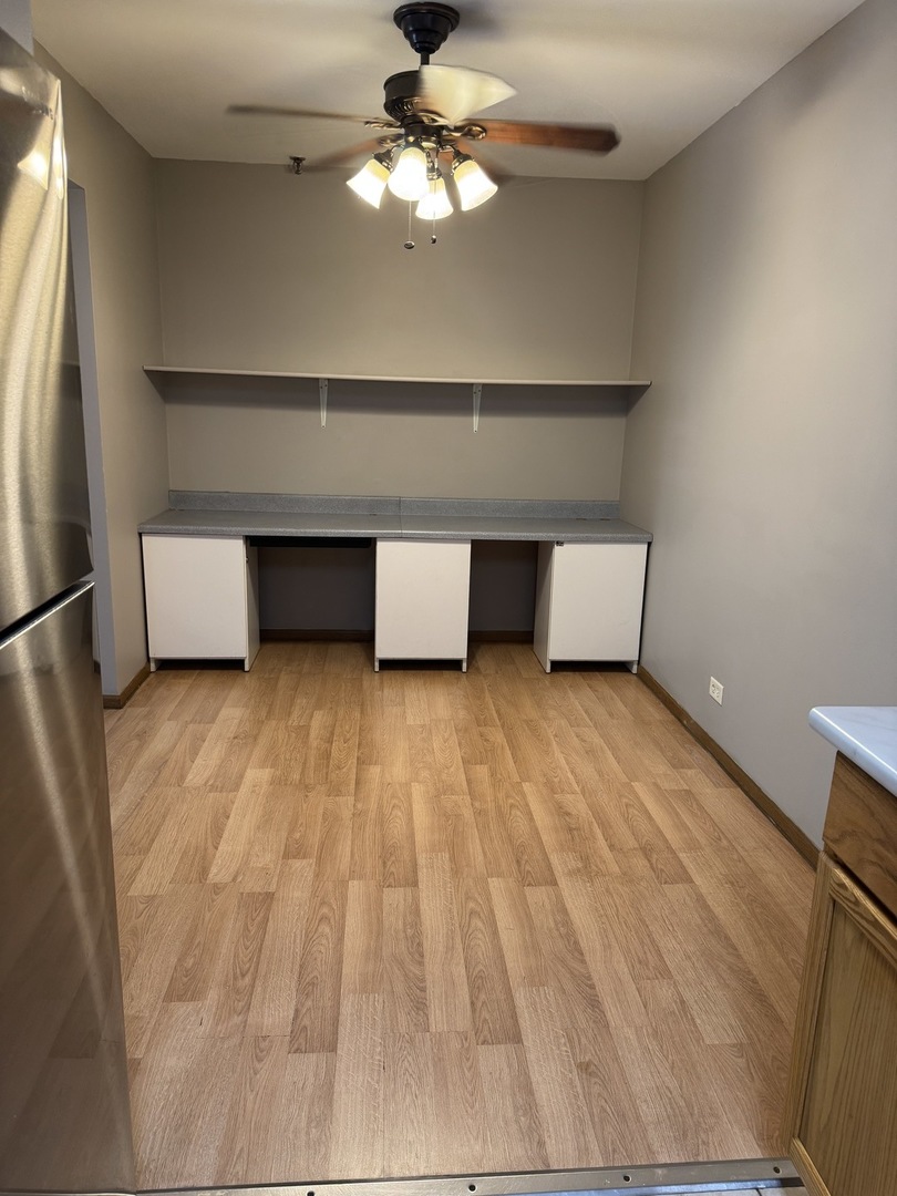 21W581 W NORTH AVE. Avenue #7, Lombard, IL 60148