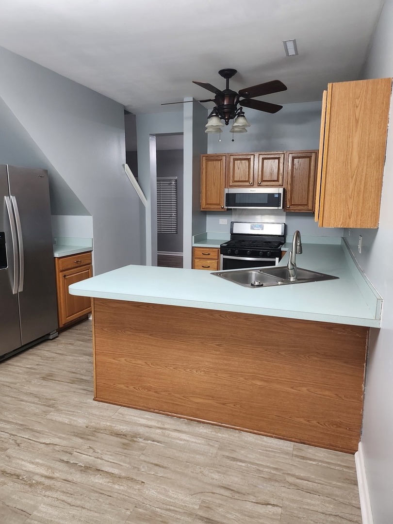 316 E Victoria Circle #316, North Aurora, IL 60542