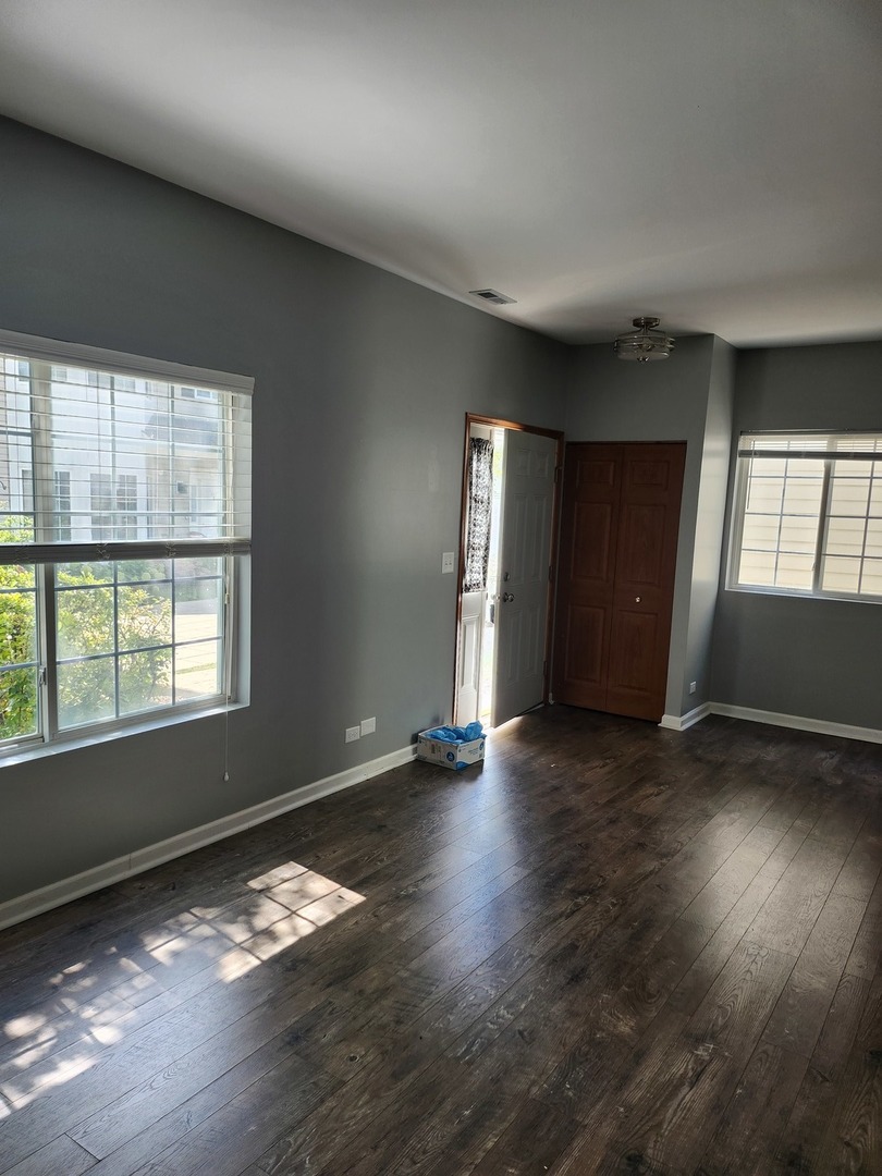 316 E Victoria Circle #316, North Aurora, IL 60542